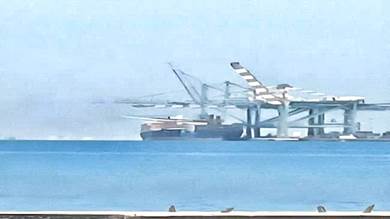 تزايد حركة السفن في ميناء عدن